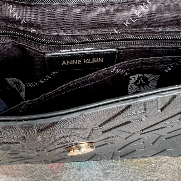 Anne Klein Black Purse - Picture 6 of 9